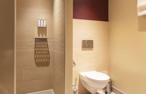 Uhlenhorst Hotel | Experience Aspria Hamburg Uhlenhorst: Top Amenities & 9.2 Rating