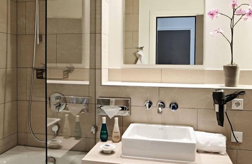 Suedstadt Hotel | Discover Aspria Hannover Maschsee: Spa & Pool Retreat