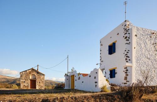 Volissos House | Family-Friendly Aspros Pyrgos with 9.3/10 Guest Rating