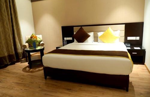 Hosur Hotel | Discover ASR Parklane: Family-Friendly with Breakfast Included