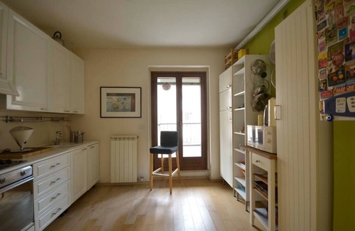 Assago Apartment | Modern Assago Center Apartment: Family-Friendly Retreat