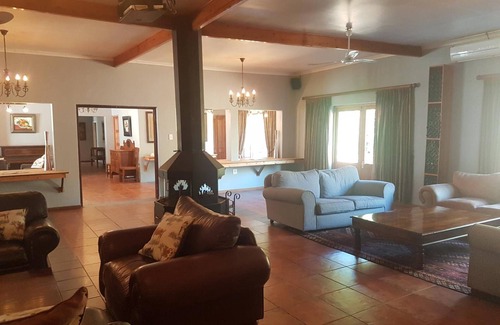 Kareedouw House | Experience Assegaaibosch Country Lodge: Pool & Dining Awaits