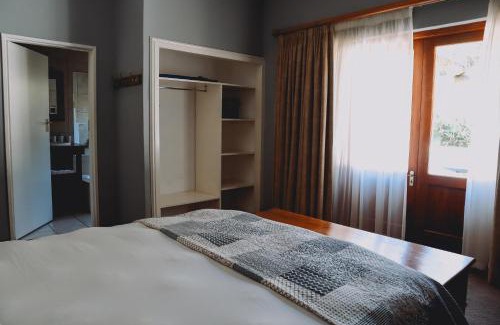 Kareedouw Cabin | Enchanting Assegaaibosch Country Lodge with Ocean Views