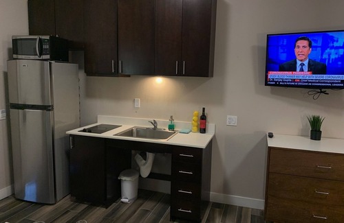 Old Town Hotel | Exceptional Accessible Studio with Kitchen near Old Town