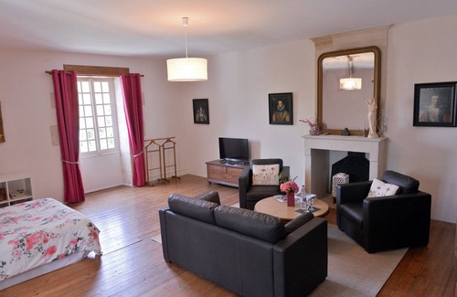 Azay-le-Brule House | Discover Association Le Prieuré Saint Barthélémy - 9.8/10!