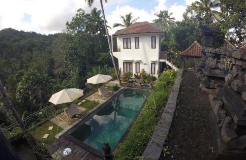 Sidemen Resort | Relax at Astana Swaha Villa with Oceanfront Bliss