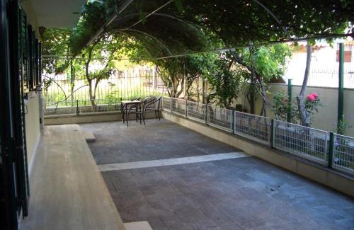 Arta Apartment | Family-Friendly Asterias: 9/10 Guest Rated Comfort