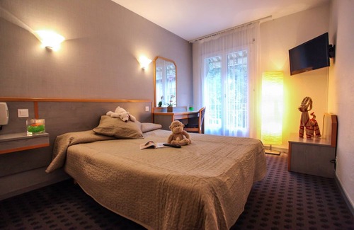 Cauterets Hotel | Discover Asterides Sacca: Family-Friendly with Spa Access
