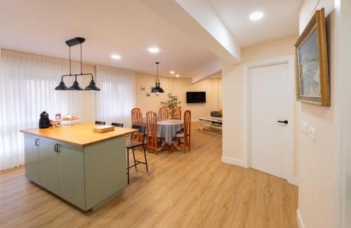 Bermeo Apartment | Astillerogane: Family-Friendly Retreat with Top Ratings