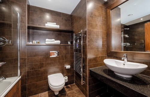 Aston Hotel | Experience Comfort at Best Western Plus Aston Hall Hotel