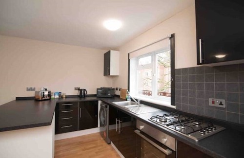 Maidenhead Apartment | Cozy Aston Henry James Flat Near Train Station & Town