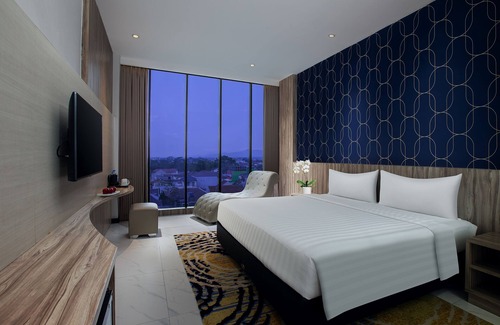 Tasikmalaya Hotel | Discover ASTON Inn Tasikmalaya: Rated 9/10 with Pool & Dining