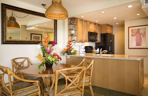 Honokowai Condo | Experience Kaanapali Shores with Pool and Ocean Views