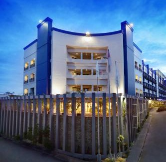Pontianak Hotel | Discover ASTON Pontianak Hotel with Pool & Breakfast Option