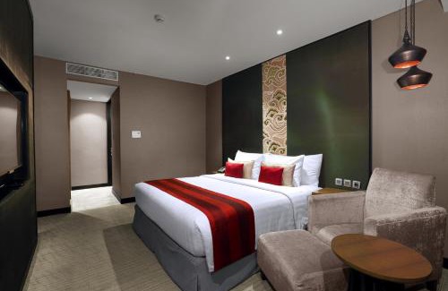 Kebagusan Hotel | Discover ASTON Priority Simatupang: 4-Star with Pool & More