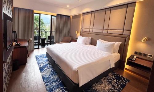 Sukaraja Hotel | Experience ASTON Sentul Lake Resort & Conference Center