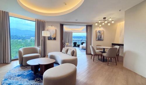 Sukaraja Hotel | Experience ASTON Sentul Lake Resort & Conference Center
