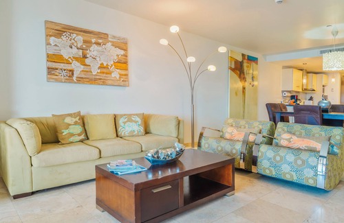 Oranjestad-West Condo | Top Floor View Condo at Eagle Beach with Oceanfront Luxury