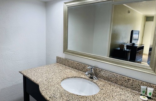 Danville Hotel | Comfortable Stay at Astoria North with Free Breakfast
