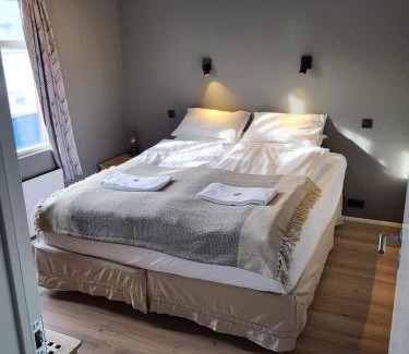 Hliðar Apartment | Astro Hverfisgata: Family-Friendly Retreat with 8.9/10 Rating