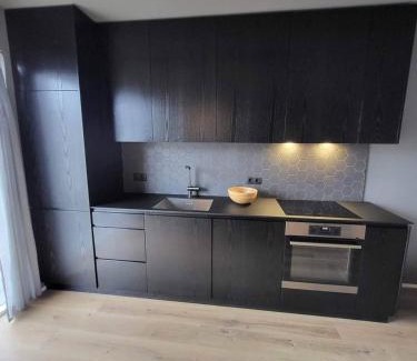 Hliðar Apartment | Astro Hverfisgata: Family-Friendly Retreat with 8.9/10 Rating