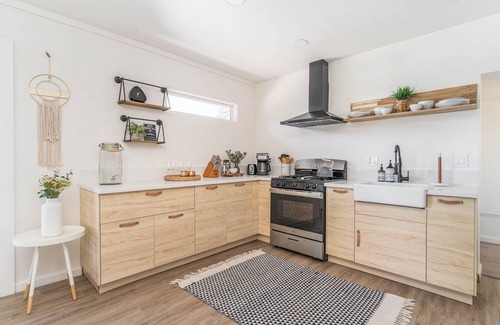 Twentynine Palms House | Perfect Retreat: Astro Sunsets with Hot Tub & Pool Access