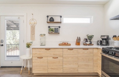 Twentynine Palms House | Perfect Retreat: Astro Sunsets with Hot Tub & Pool Access
