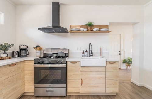 Twentynine Palms House | Perfect Retreat: Astro Sunsets with Hot Tub & Pool Access