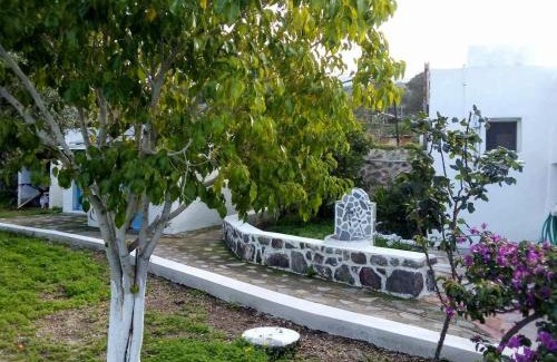 Mandraki House | Beautiful "Astrofeggia": Oceanfront Retreat with 9.8 Rating