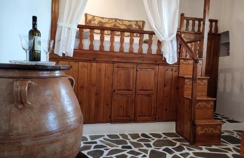 Mandraki House | Beautiful "Astrofeggia": Oceanfront Retreat with 9.8 Rating