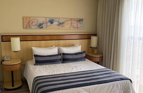 Centro Hotel | Guest Rated 9.2: Astron Suítes São José dos Pinhais by Nobile