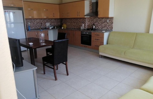 Artikli Apartment | Pet-Friendly Asude Evleri with Pool and Child Amenities