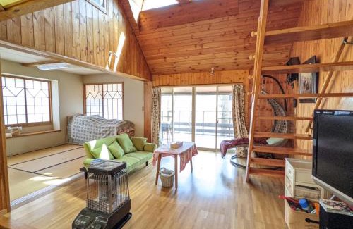 Hokuto Villa | Asuka's House 八ヶ岳: Family-Friendly Retreat with Fireplace