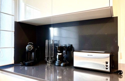 Cascais Apartment | Stylish Modern Apartment with Spa & Breakfast in Cascais