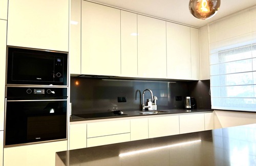 Cascais Apartment | Stylish Modern Apartment with Spa & Breakfast in Cascais