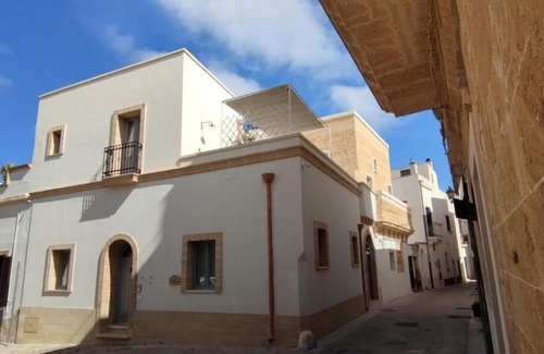 Gagliano del Capo Bed & Breakfast | Child-Friendly Asylum Amicorum Bed & Breakfast - 10/10 Rating