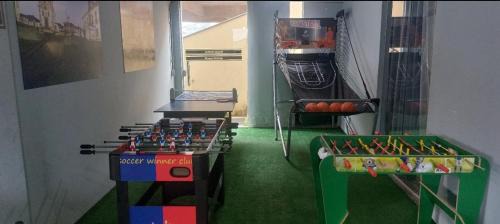 Ouro Preto House | Ideal Retreat for 8: Pool, Ocean View & Game Room