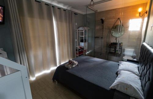 Ouro Preto House | Ideal Retreat for 8: Pool, Ocean View & Game Room