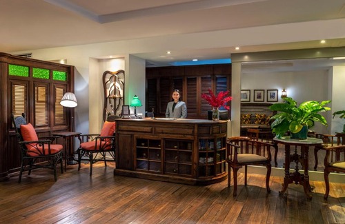 Embassy District Apartment | Discover Comfort at 21 Saladaeng with Poolside Relaxation