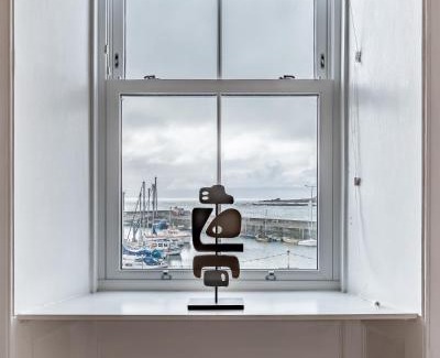 Anstruther Apartment | Harbour View Retreat: Pet-Friendly with Oceanfront Bliss