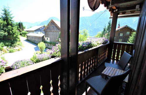 Bad Goisern Apartment | Sunny Apartment with Pool, WiFi and Pet-Friendly Perks