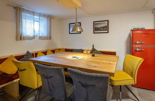 Bruck an der Grossglocknerstrasse Apartment | Cozy Apartment for 4 with Balcony, Pets Welcome & Parking