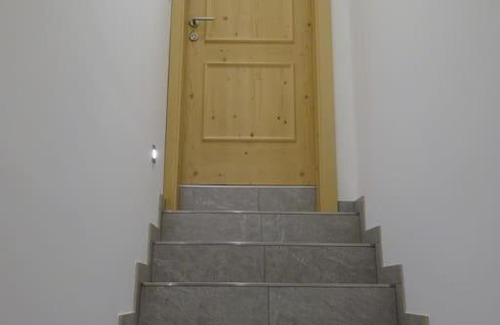 Bruck an der Grossglocknerstrasse Apartment | Cozy Penthouse Retreat with Balcony & Garden - Rated 9.6
