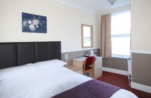 Douglas Hotel | At Caledonia