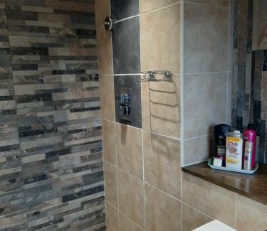 Glen Mona Apartment | Experience Comfort at Cedar Lodge Apartment - 9.4/10 Rated