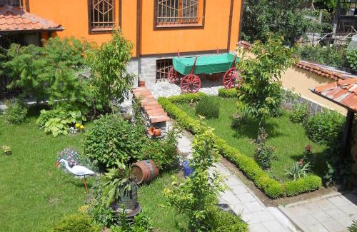 Kalofer House | Discover Comfort at Chorbadzhiykata: Pet-Friendly Retreat