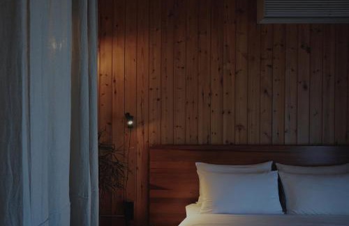 Downtown House | Oceanfront Getaway at Corner Resort & Garden