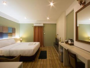 Wua Lai Hotel | Child-Friendly Comfort at At Ease Bijou - Rated 8/10