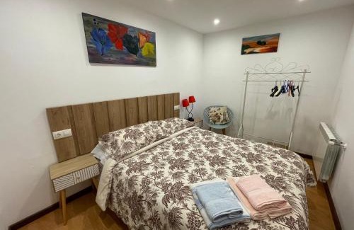 Figueras (Castropol) Apartment | Tranquil Retreat with Beautiful Garden at Los Gayoles Rural