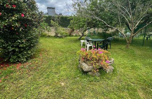 Figueras (Castropol) Apartment | Tranquil Retreat with Beautiful Garden at Los Gayoles Rural